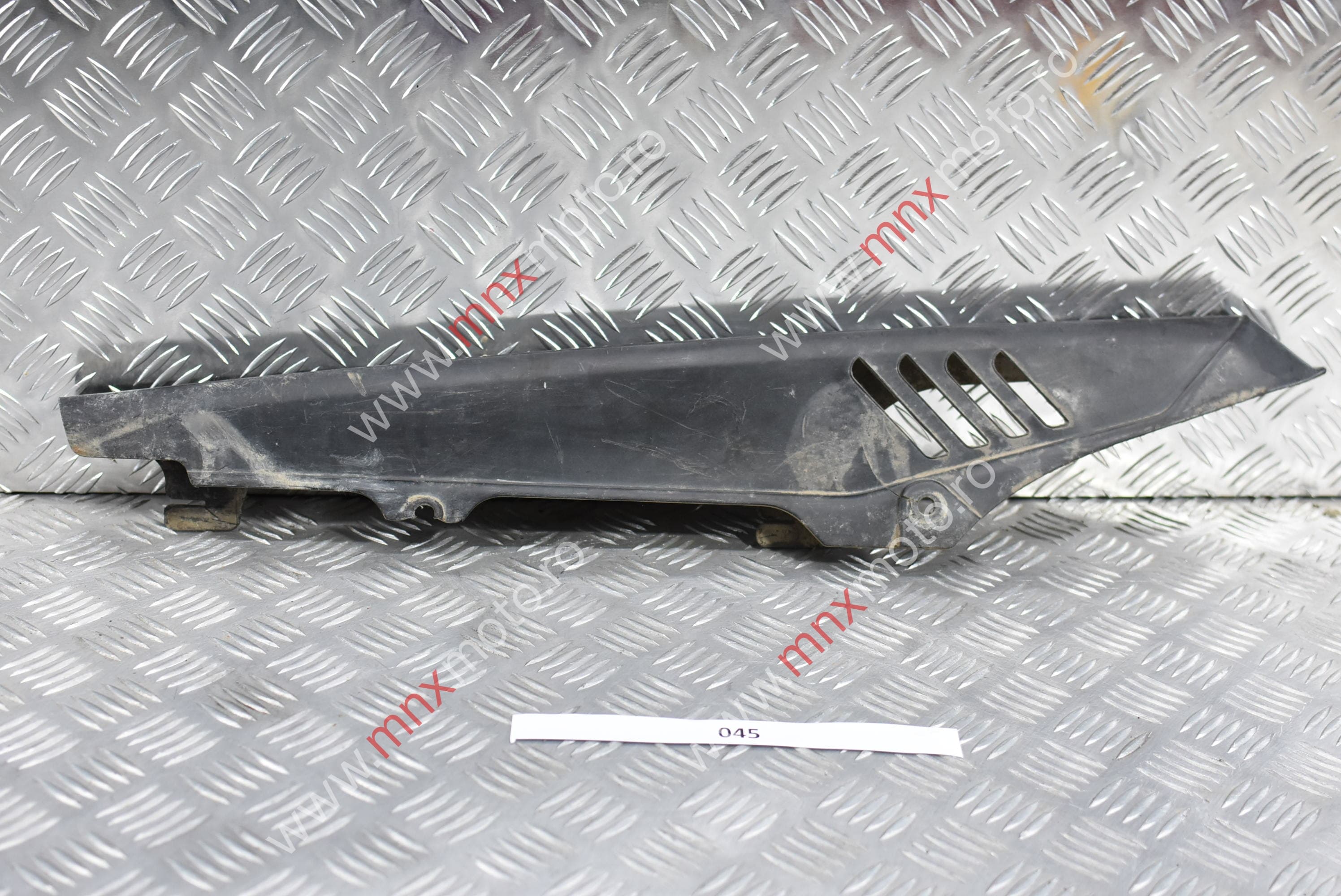 Aripa lant / Protectie lant Suzuki GSX 550 ES (1984-1987)